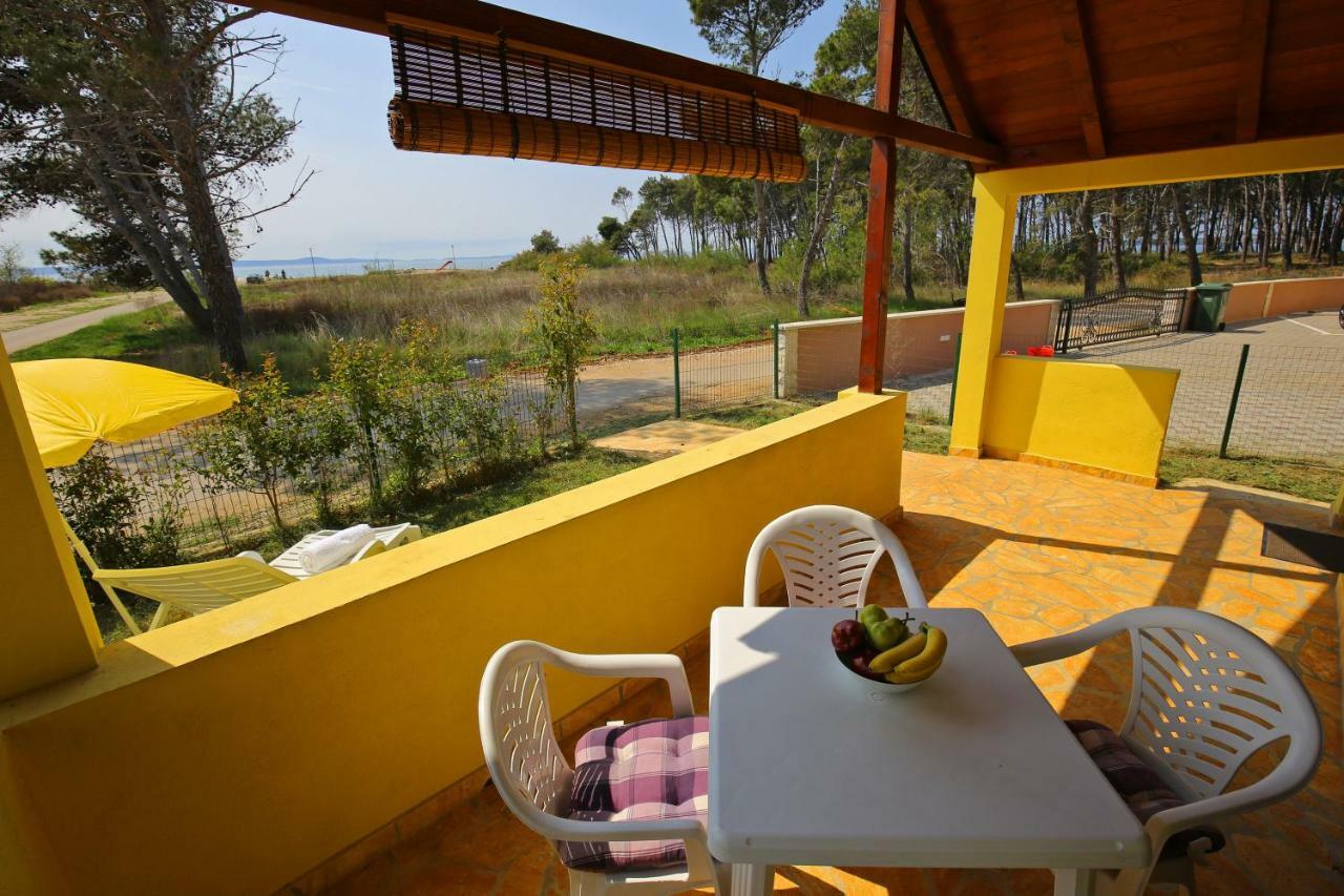House On The Beach Tin Privlaka  Exterior photo